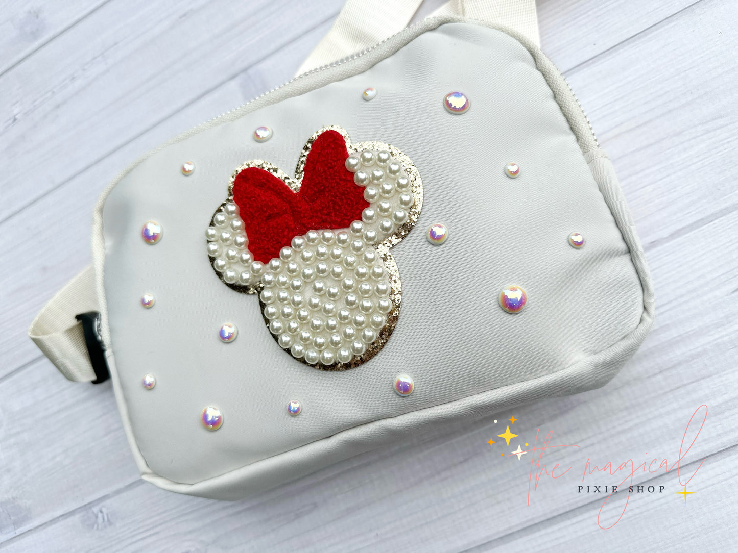 Ivory Bag with Red Bow Mouse Patch
